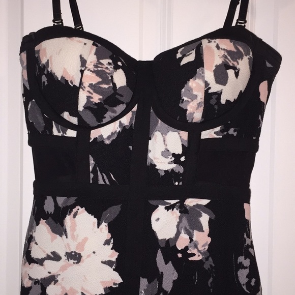 Black, pink & white floral bodycon dress - Picture 4 of 5